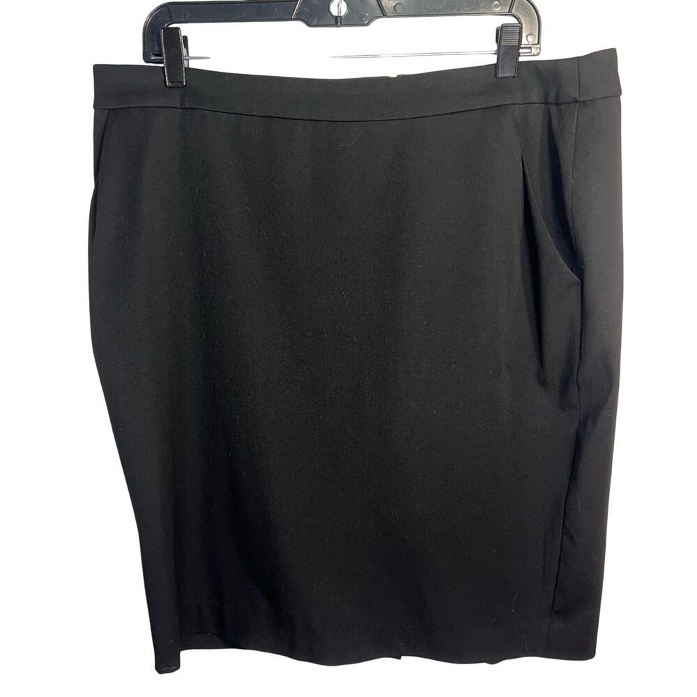 Express Women's size 16, Ponte knit pocketed rear vent minimalist career skirt